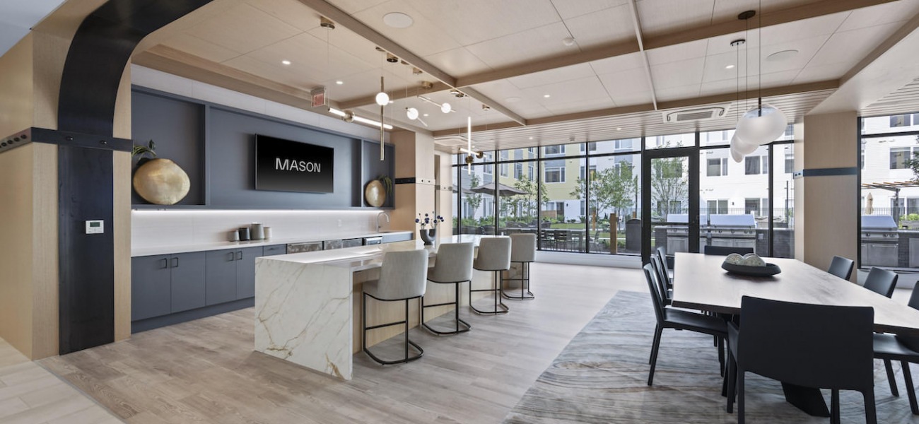 Lobby lobby with spacious seating and large spaces